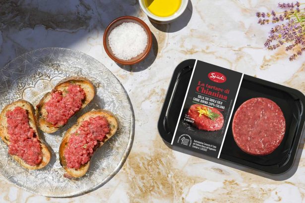 Tartare di Chianina confezionatia in skin, Spiedì